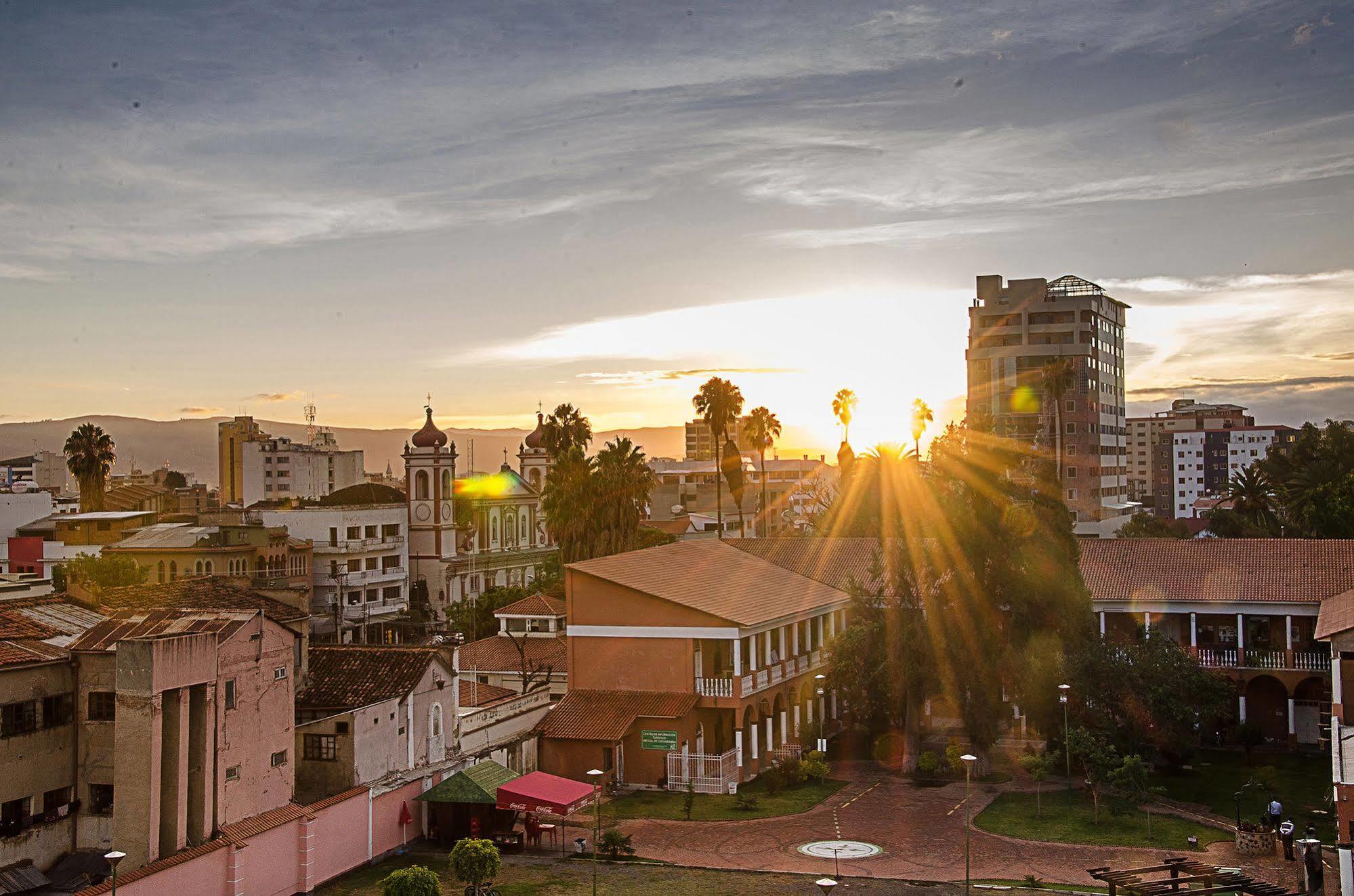 Apart Hotel Violettas Кочабамба Экстерьер фото